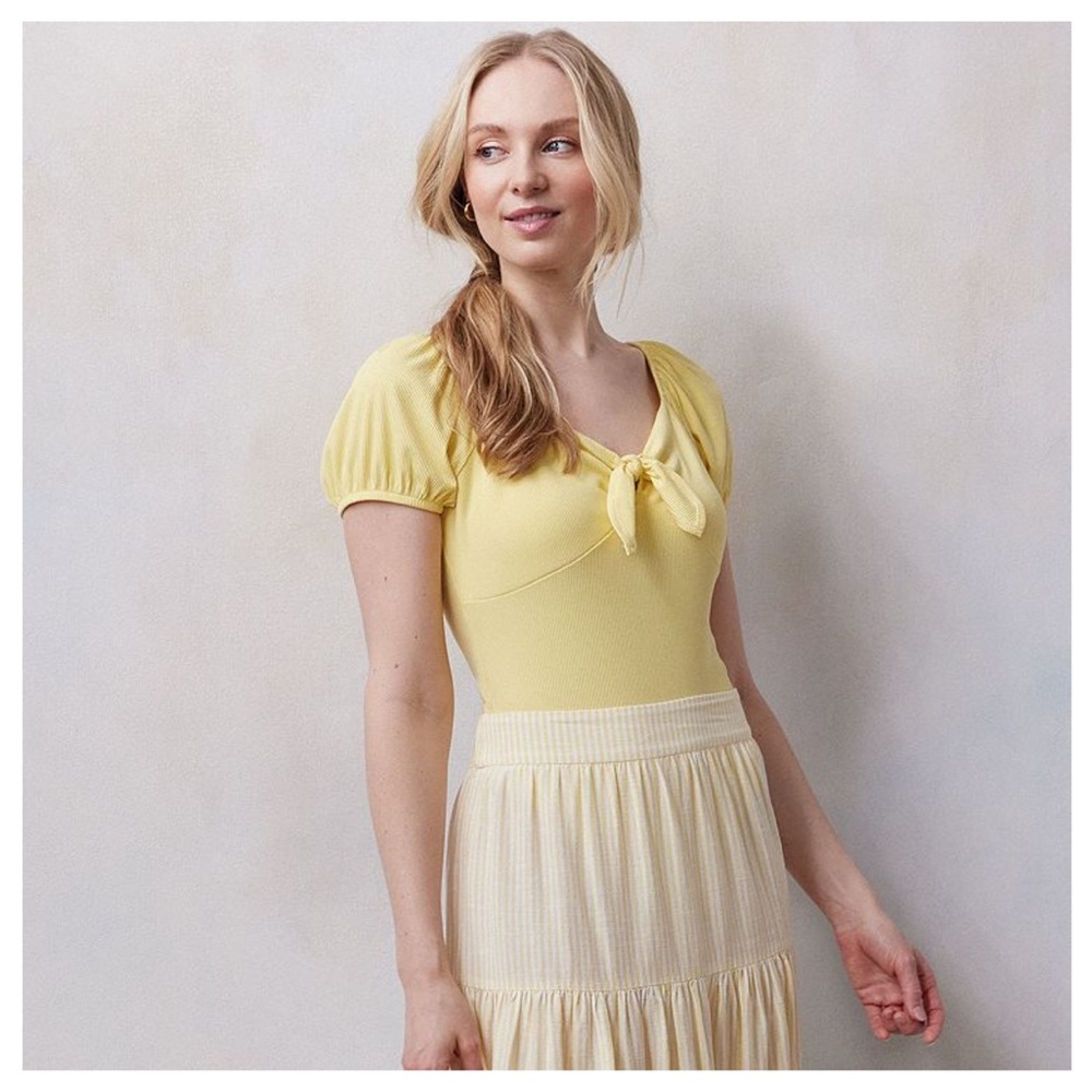 NWT LC Lauren Conrad finch yellow puff sleeve tie front bodysuit size XL